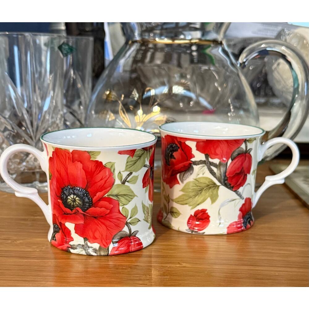 Milton China Hot Drinks in‎ Pretty Red Poppies on Porcelain Set of 2 Small Mugs